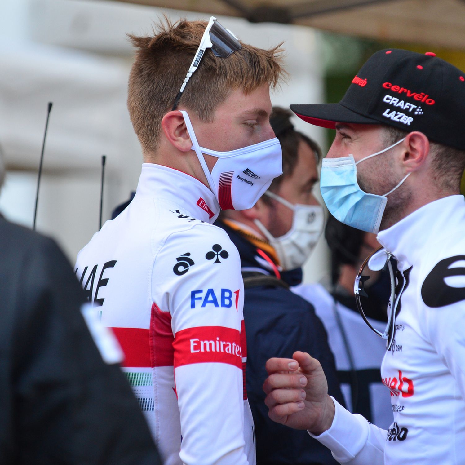 Že v cilju dirke Liege–Bastogne–Liege je bilo videti, da se rojeva nova kolesarska romanca.